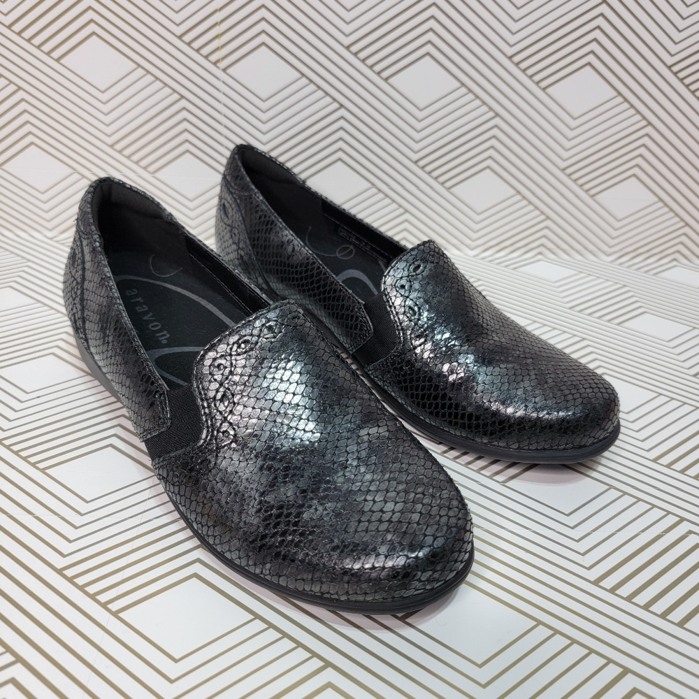 ARAVON Women's Size 7 Adalyn Metallic Snake Print Slip On Comfort Shoes.